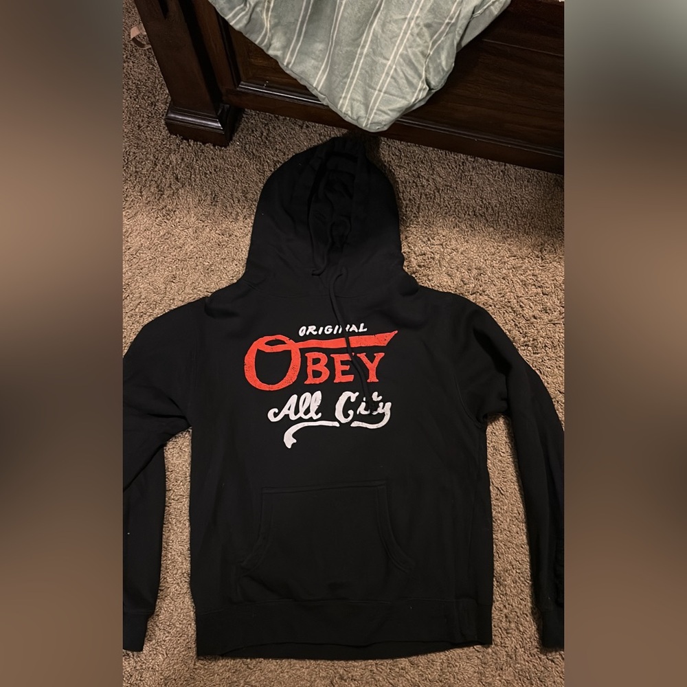 Women’s Obey hoodie - size XL